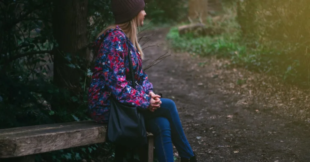 découvrez comment styliser une chemise oversize pour les petites tailles avec des conseils mode pratiques et tendances.