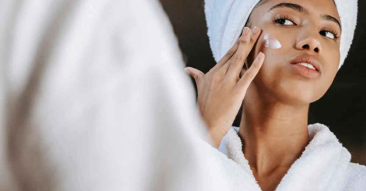 découvrez nos conseils et routines de soins de la peau pour une peau saine, éclatante et parfaitement protégée au quotidien.